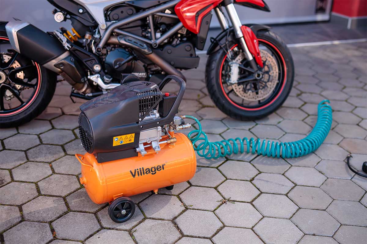 Luftkompressor VAT 24 L – 24 l Kessel, 1500 W, 8 bar, ölgeschmiert & 206 l/min Förderleistung - VI-007584