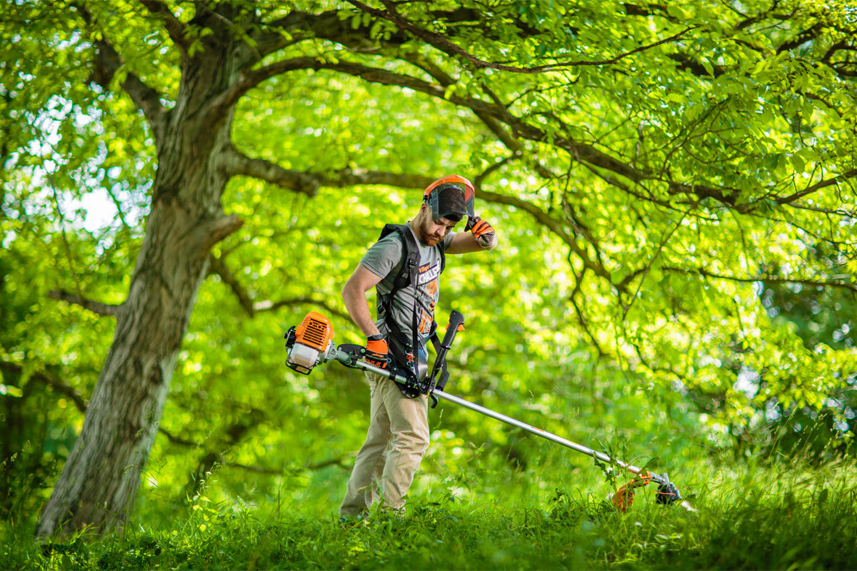 Benzin-Freischneider – 32,6 cm³, 0,9 kW, 41,5 cm Schnittbreite, Profi-Tragegurt, Orange Edition - VI-9047