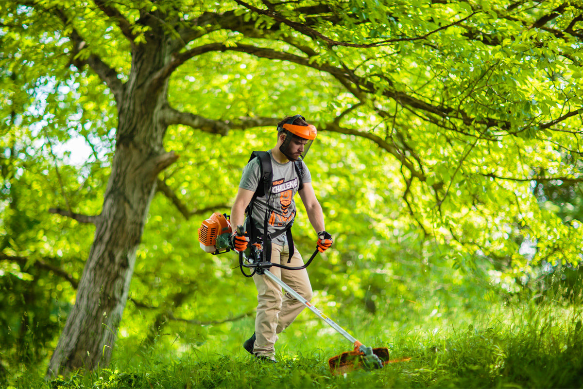 Benzin-Freischneider – 32,6 cm³, 0,9 kW, 41,5 cm Schnittbreite, Profi-Tragegurt, Orange Edition - VI-9047