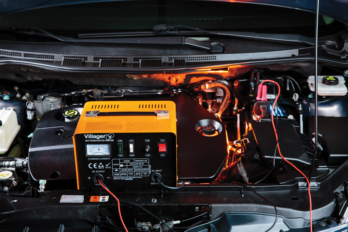 Batterieladegerät VCB 18 S – 12/24 V, 14 A, für 60–150 Ah Batterien, inkl. Klemmen & Sicherung - VI-16432