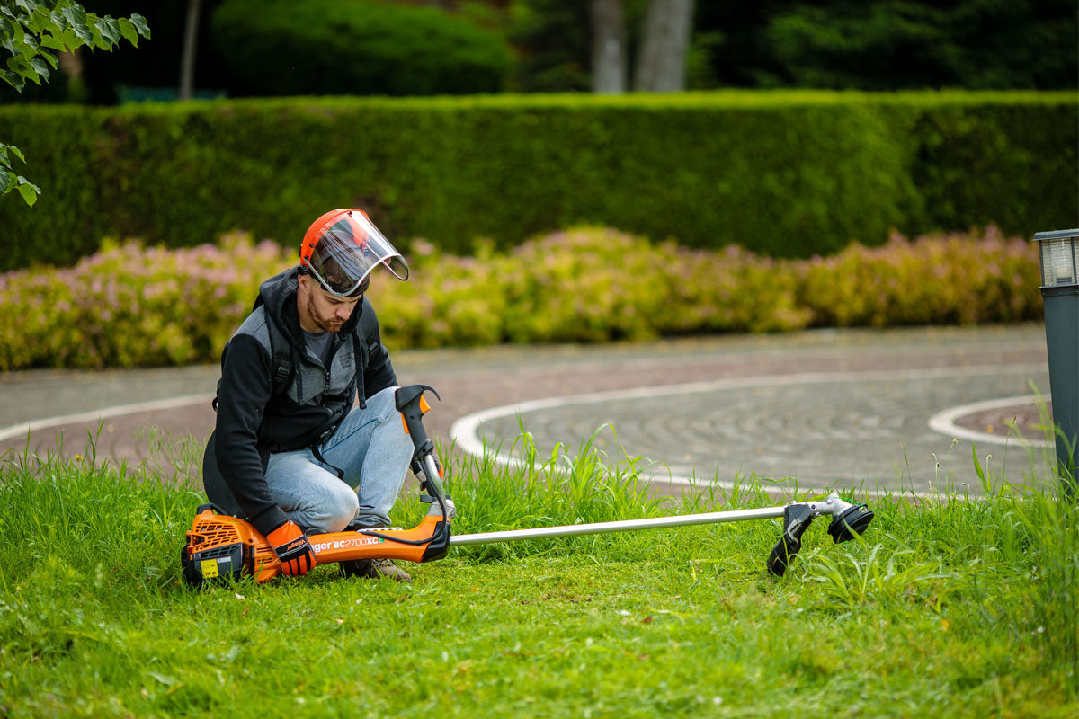 BC 2700 XCE Benzin-Freischneider – 46,5 cm³, 1,95 kW, 46 cm Schnittkreis & Profi-Tragegurt – VI-046518