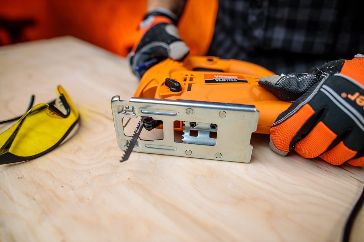 VLN 1155 Stichsäge – 550 W Leistung, 65 mm Schnitttiefe, mit Absauganschluss & Schnellwechselsystem - VI-60192