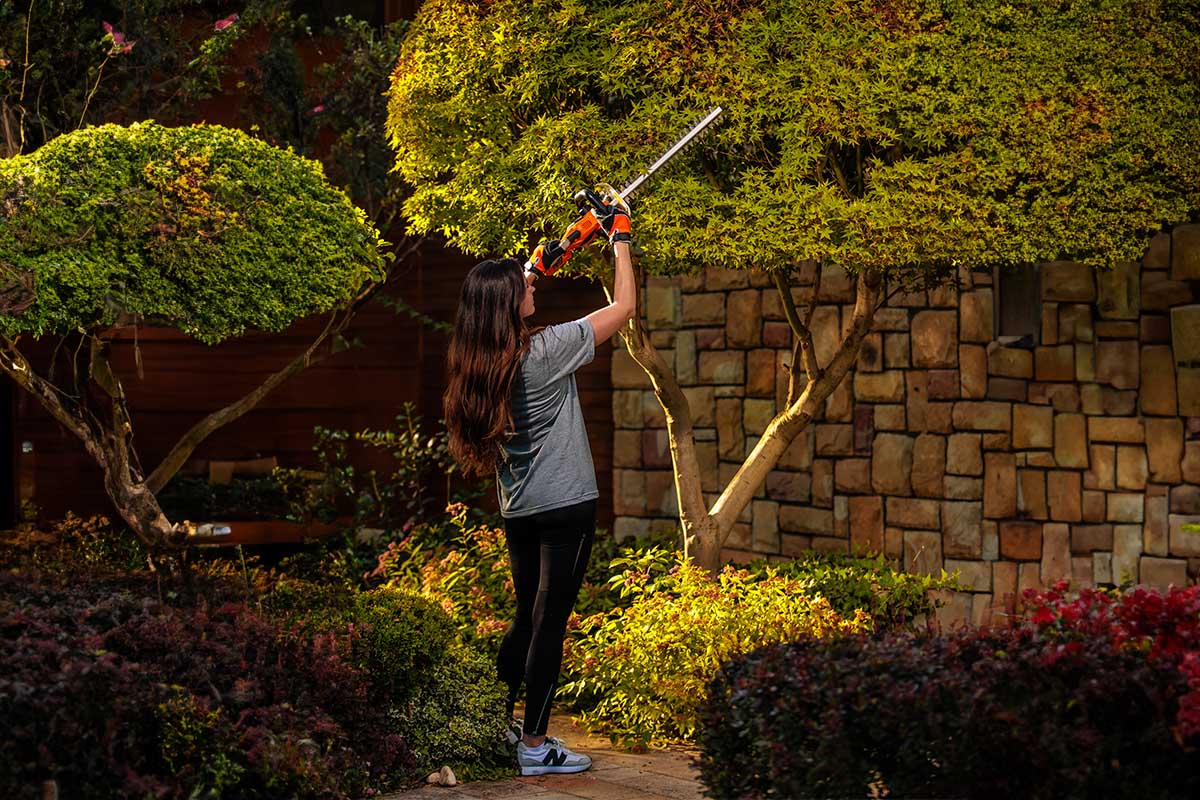 FUSE VHT 4420 Akku-Heckenschere – leicht, leise und effizient für präzisen Heckenschnitt - VI-72304