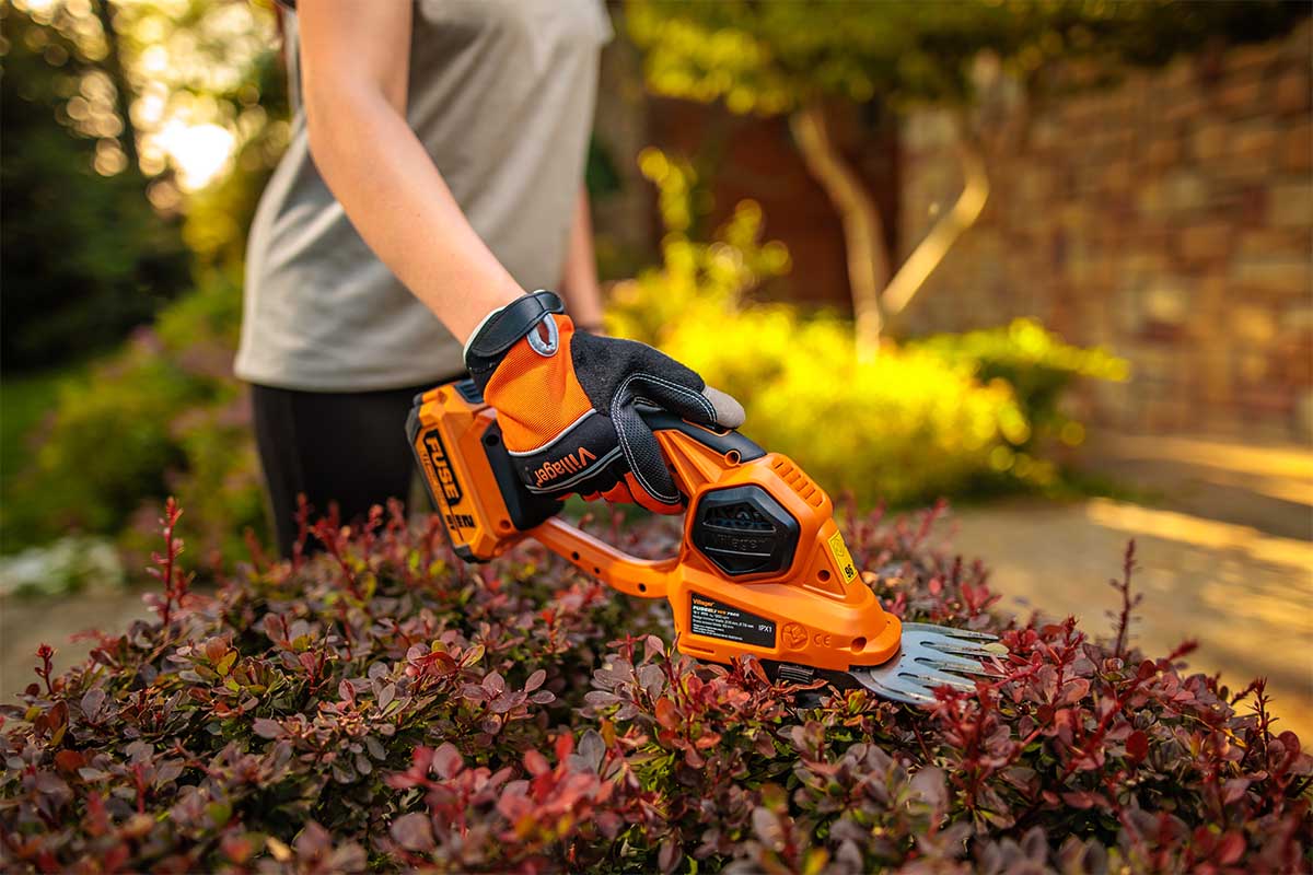 FUSE VCS 7620 Akku-Gras- und Strauchschere – 2-in-1 für präzise Gartenpflege - VI-72306