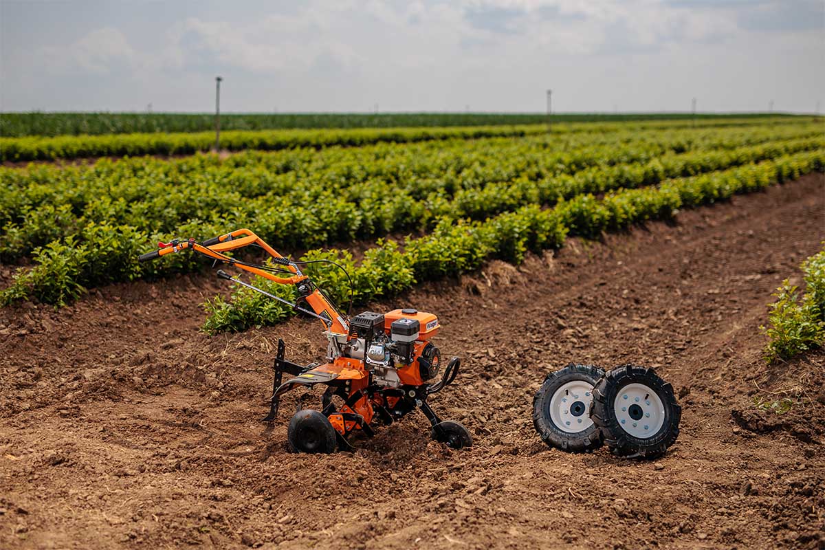 Motorhacke VTB 8422 P Gartenfräse Benzin-Bodenfräse – 850 mm Arbeitsbreite & 212 cm³ Power für kraftvolles Arbeiten im Garten - VI-076154