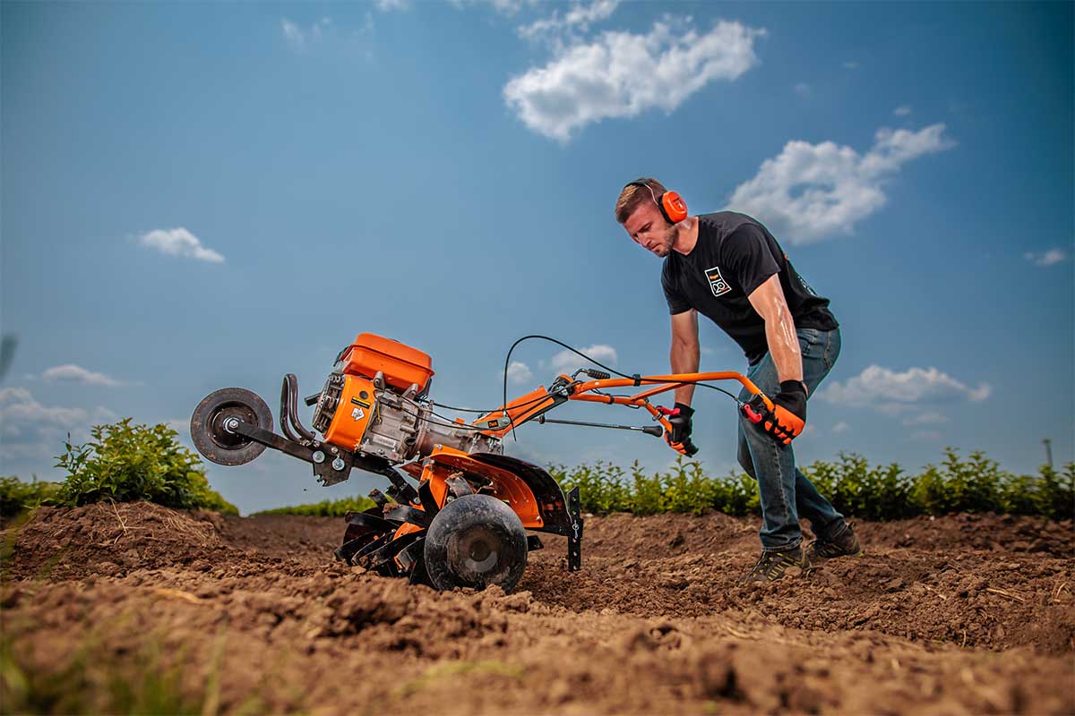 Motorhacke VTB 8422 P Gartenfräse Benzin-Bodenfräse – 850 mm Arbeitsbreite & 212 cm³ Power für kraftvolles Arbeiten im Garten - VI-076154