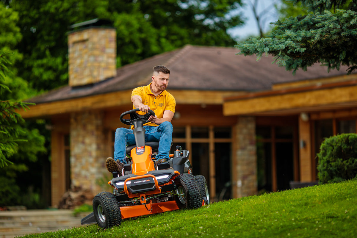 Villager CAPRICORN 38 – Elektro-Aufsitzmäher / Rasentraktor mit 48 V Akku, 980 mm Schnittbreite & Brushless-Antrieb - VI-077890