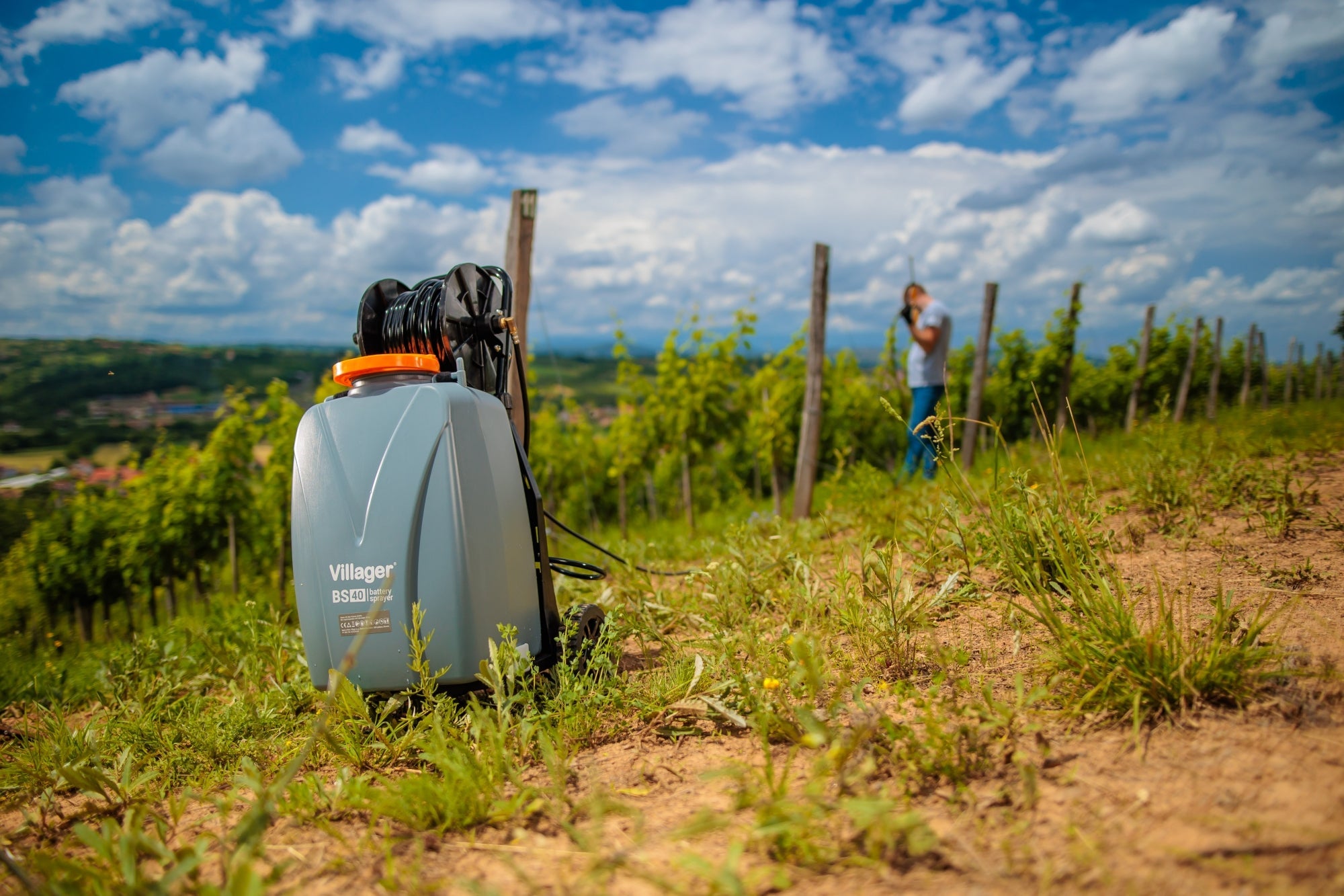 BS 40 Akku-Drucksprüher – 40 L Tank, 6 bar Druck, 30 m Schlauch, 10 m Reichweite - VI-082503