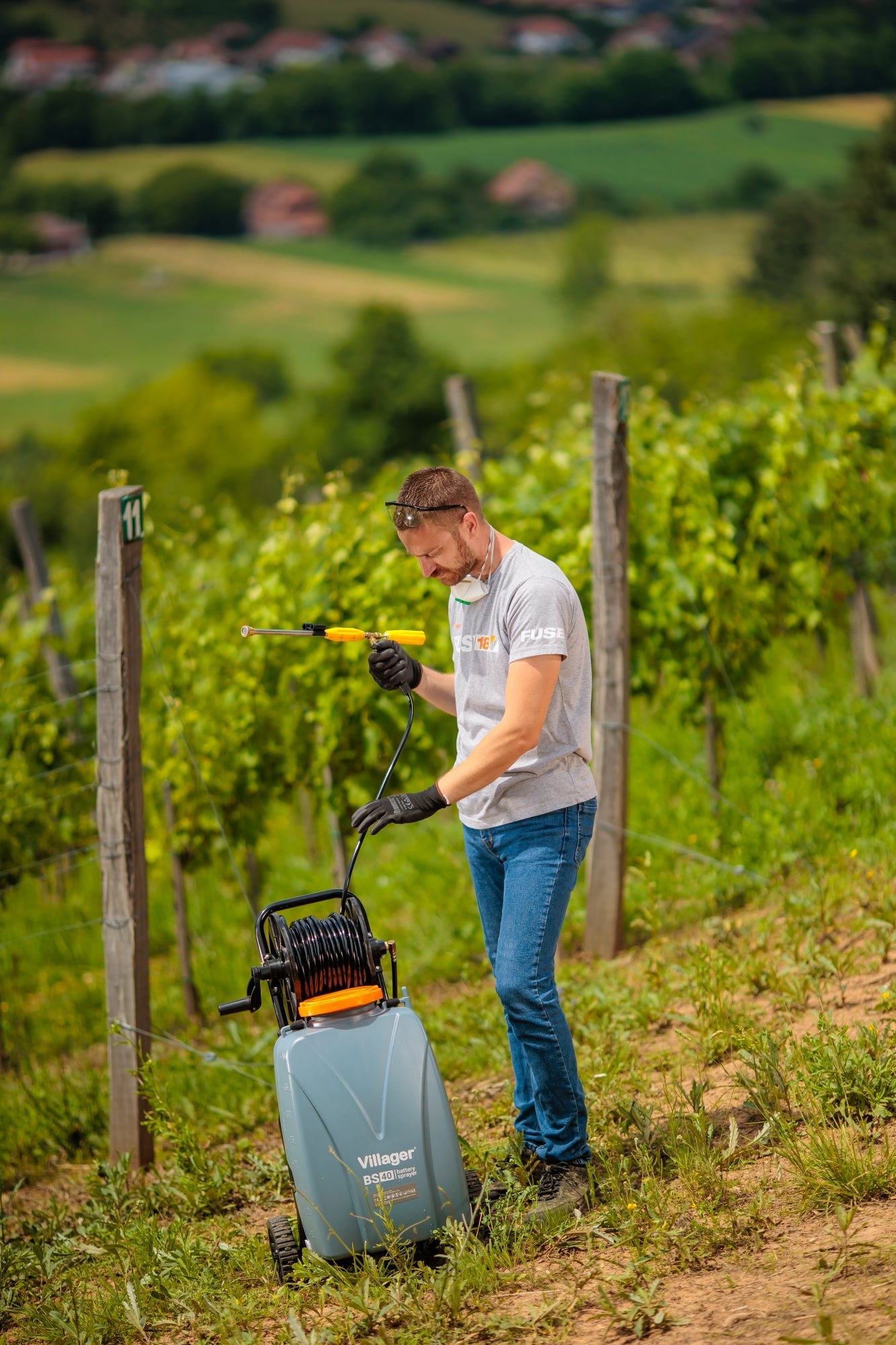 BS 40 Akku-Drucksprüher – 40 L Tank, 6 bar Druck, 30 m Schlauch, 10 m Reichweite - VI-082503