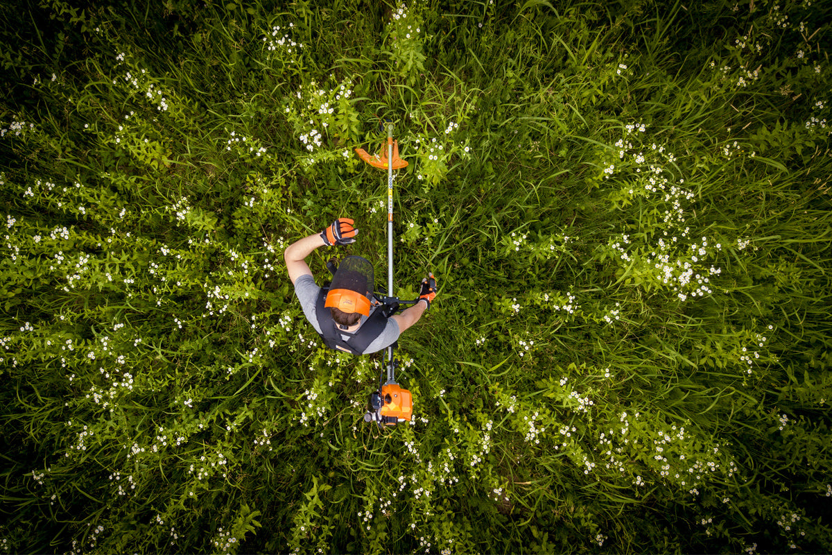 Benzin-Freischneider – 32,6 cm³, 0,9 kW, 41,5 cm Schnittbreite, Profi-Tragegurt, Orange Edition - VI-9047