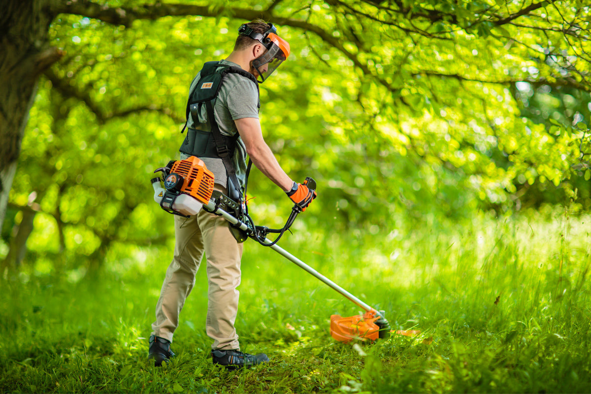 Benzin-Freischneider – 51,7 cm³, 1,4 kW, 41,5 cm Schnittbreite, Profi-Tragegurt, Orange Edition - VI-20238