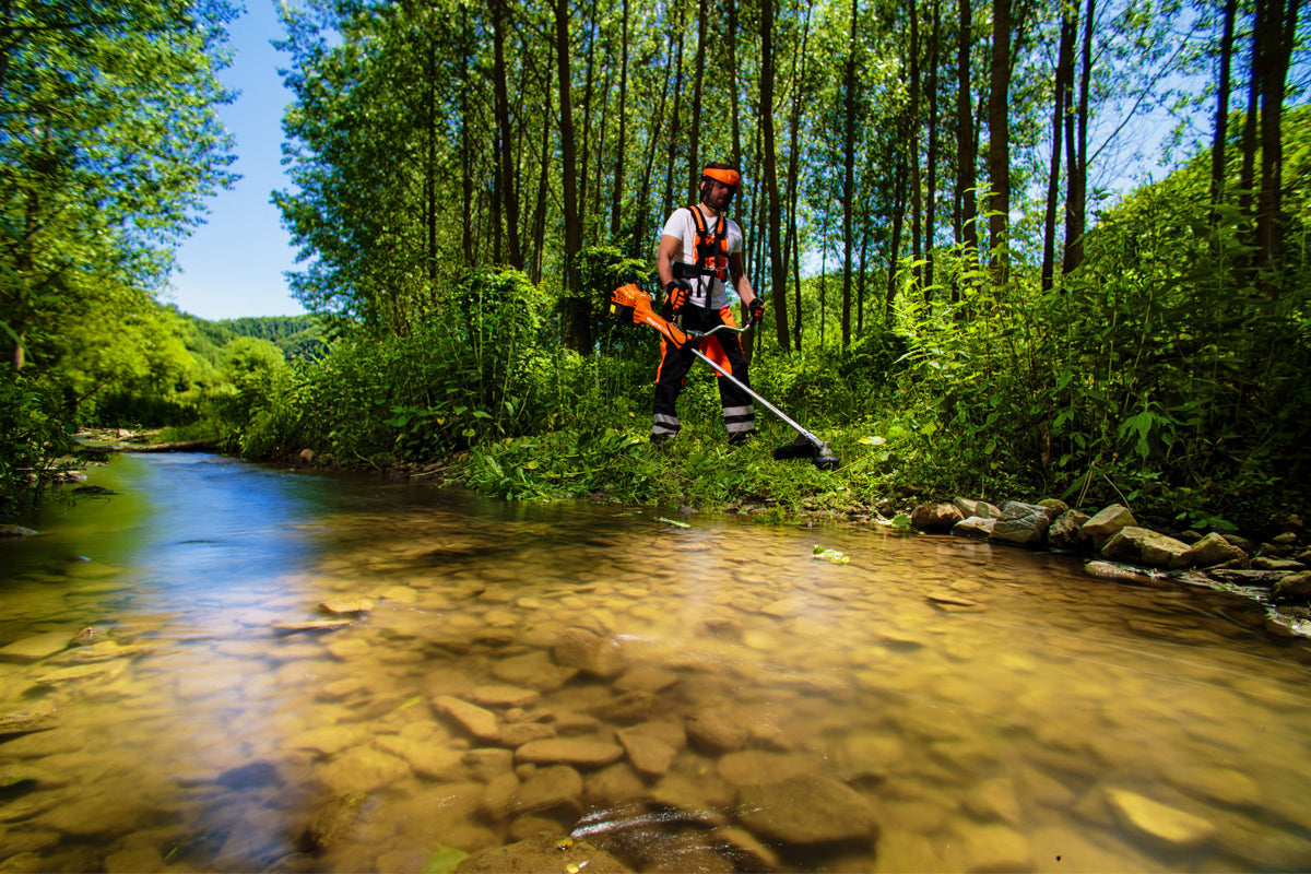 BC 2700 XCE Benzin-Freischneider – 46,5 cm³, 1,95 kW, 46 cm Schnittkreis & Profi-Tragegurt – VI-046518