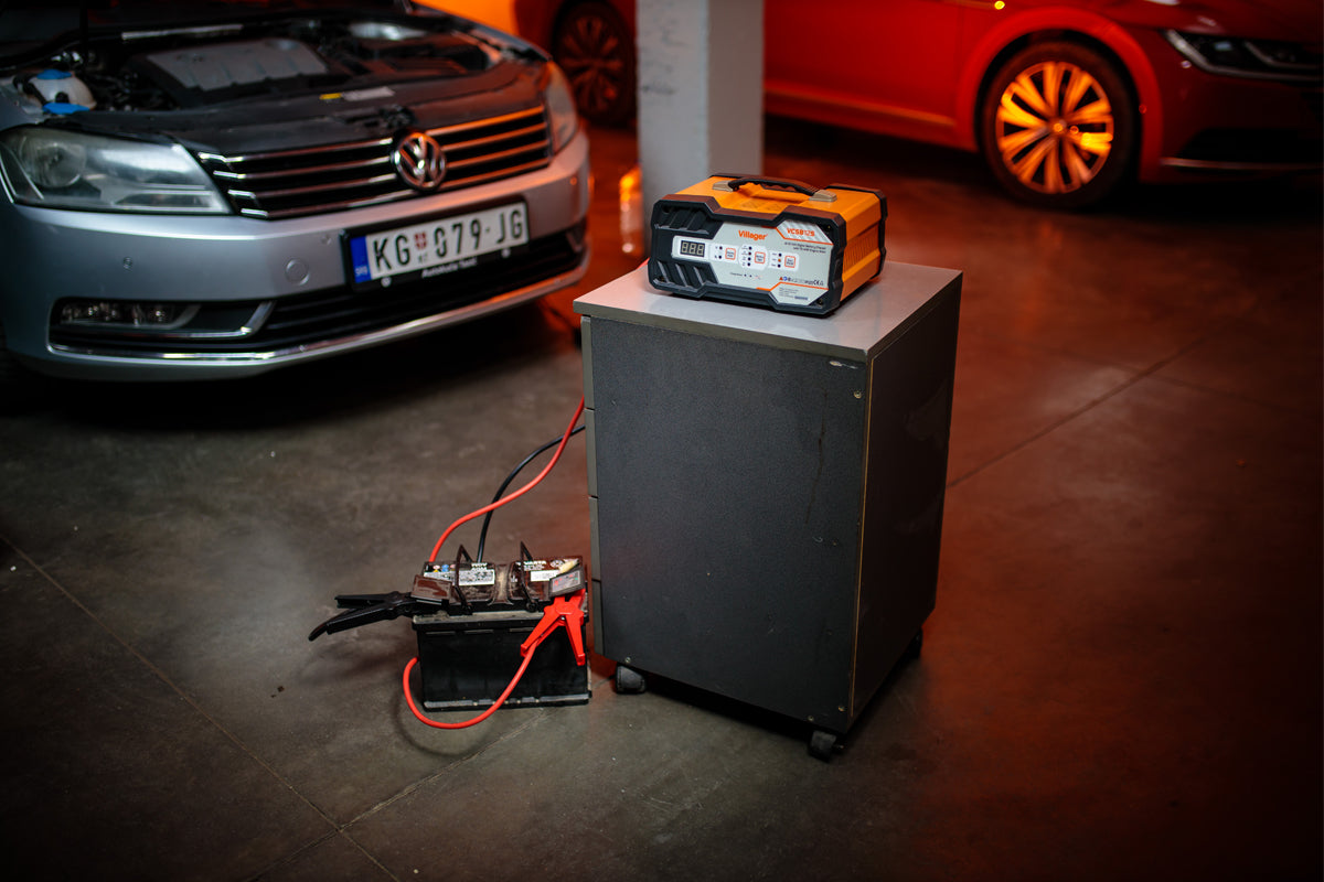 Villager VCSB 12 S – Kraftvolle Autobatterie-Ladehilfe mit Starthilfe-Funktion - VI-055699