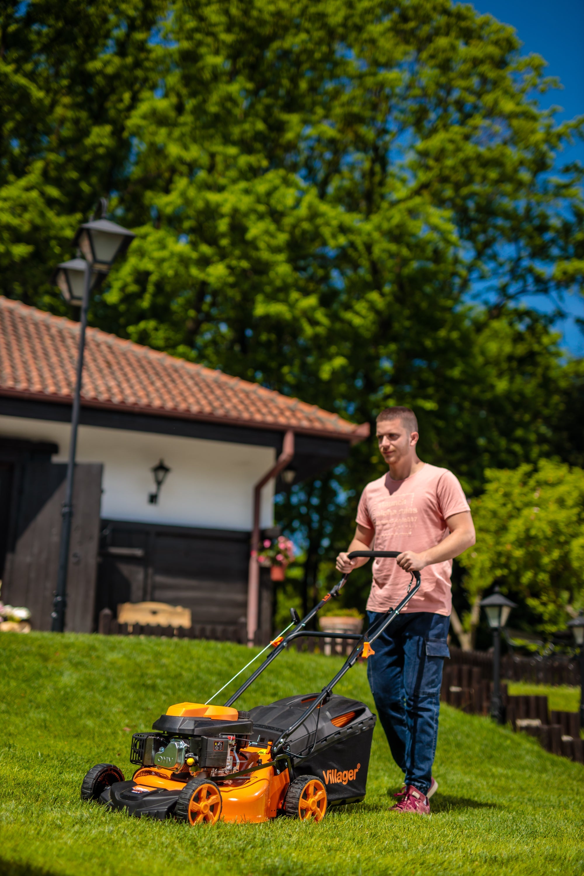 ATLAS 4011 T Benzin-Rasenmäher – 146 cm³ OHV-Motor, 46 cm Schnittbreite, 4-in-1 Funktion, 1100 m² - VI-060169