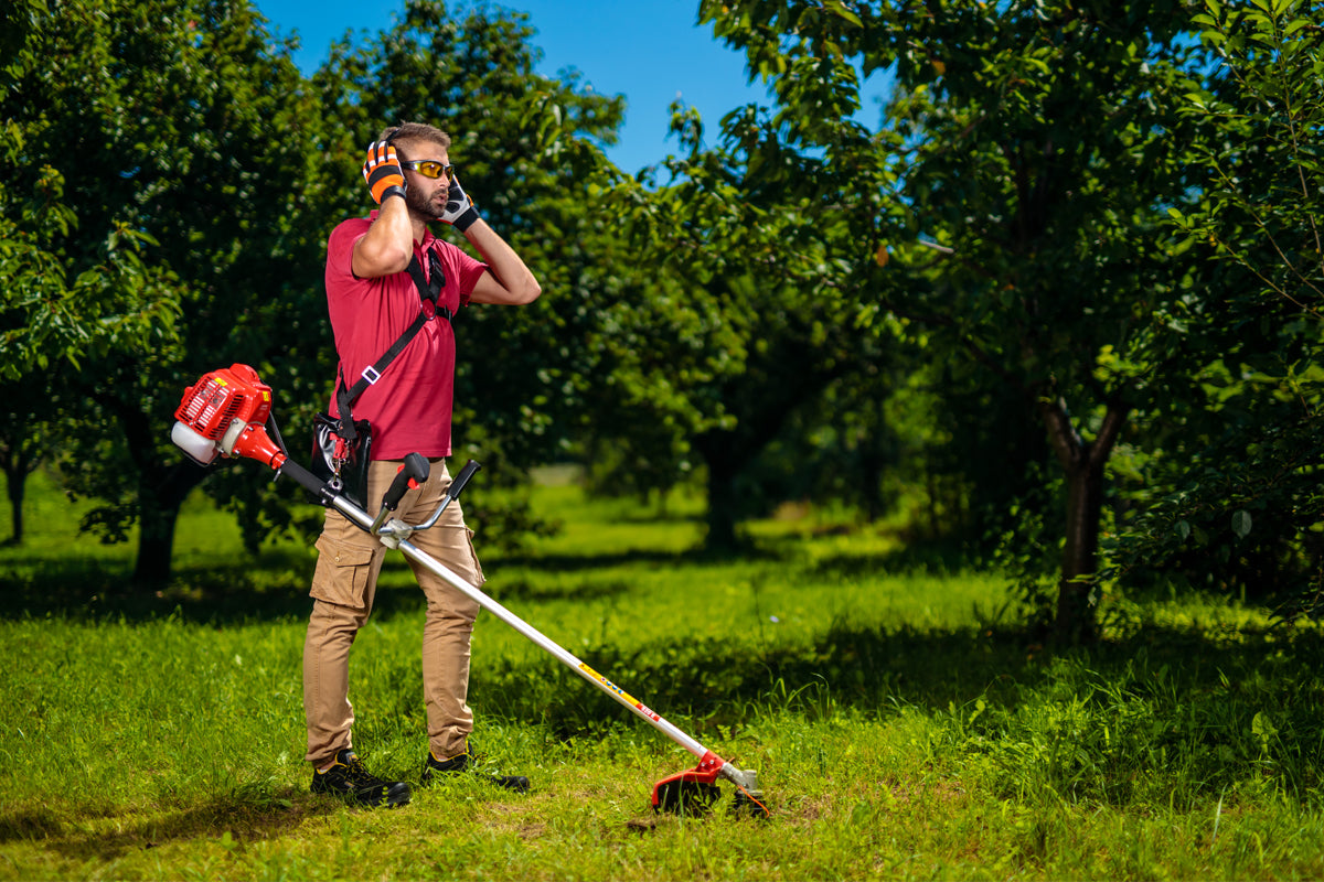AGM 520 E Benzin-Rasentrimmer – 51,7 cm³, 1,4 kW, Bike-Griff – Kraftvoll für große Flächen - VI-64329