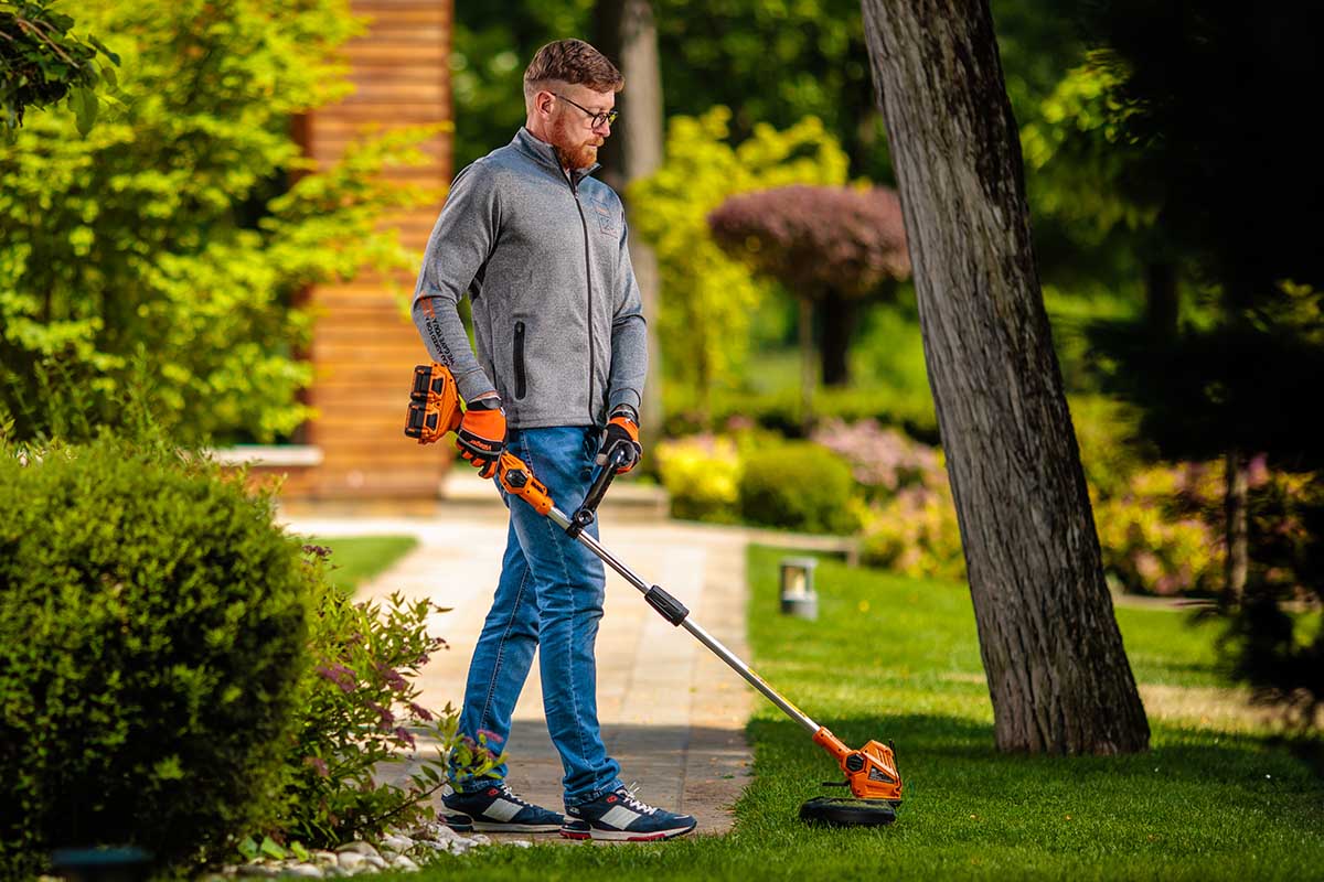 FUSE BC 2940 Doppelakku-Rasentrimmer – maximale Ausdauer für anspruchsvolle Gartenarbeiten - VI-67789