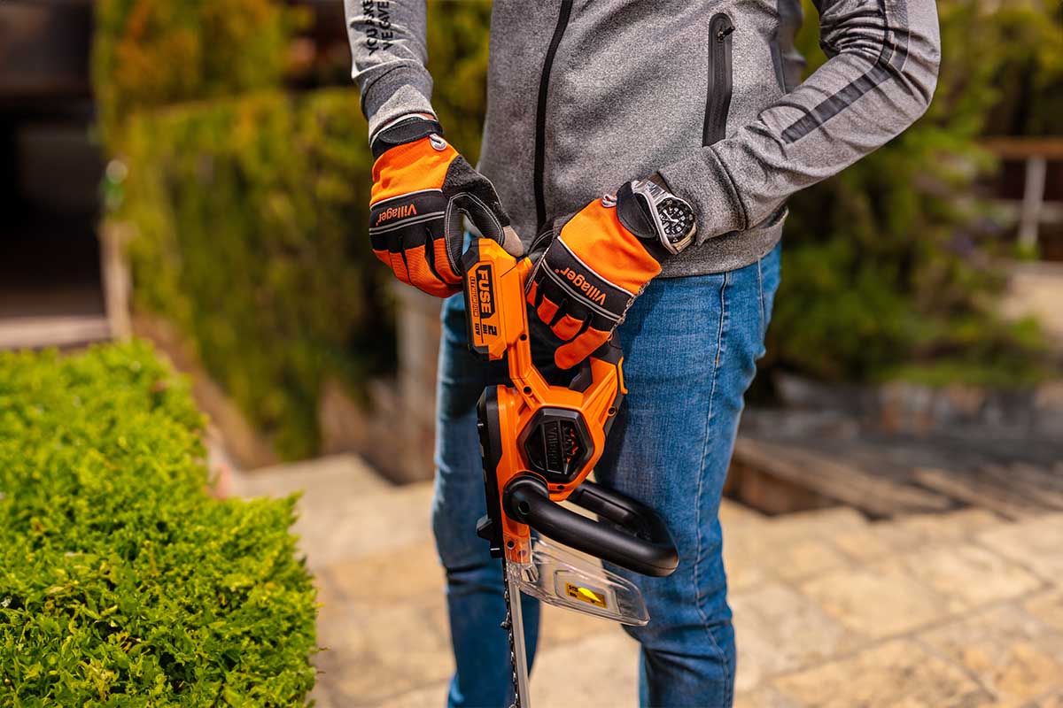 FUSE VHT 4420 Akku-Heckenschere – leicht, leise und effizient für präzisen Heckenschnitt - VI-72304