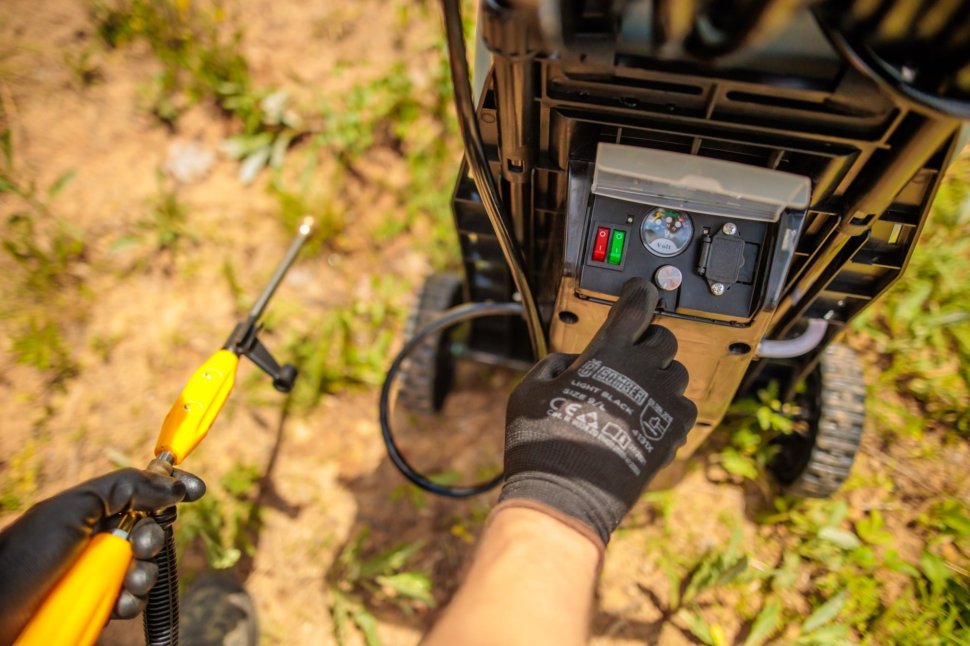 BS 40 Akku-Drucksprüher – 40 L Tank, 6 bar Druck, 30 m Schlauch, 10 m Reichweite - VI-082503