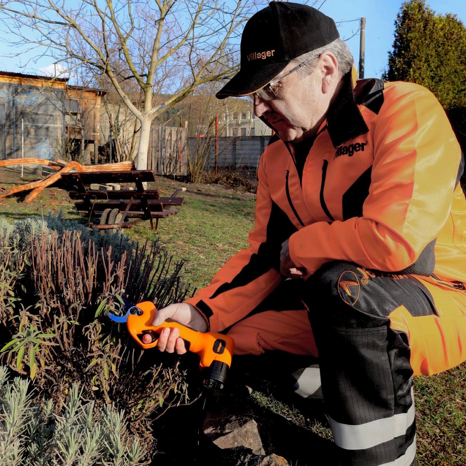 Villager VBP 30 – Akku-Gartenschere mit 2 Akkus im Koffer für präzisen Gehölzschnitt - VI-086583